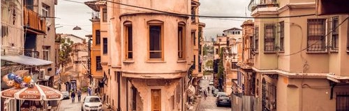 Istanbul's Historical Neighborhood: Balat Istanbul's Historical Neighborhood: Balat