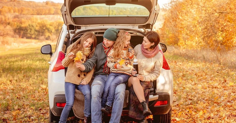 Plan een plezierige familievakantie tijdens de herfstvakantie: Veilige en Comfortabele Reizen met RentiCar