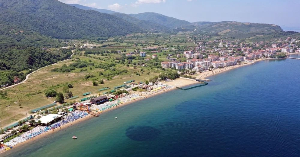 Places to visit in Yalova: The Pleasure of Entering the Sea in Cinarcik