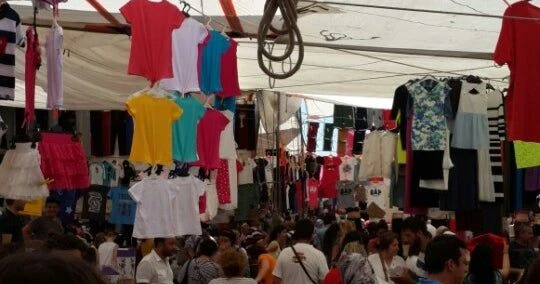 Centre commercial en plein air Marché historique du mardi de Kadıköy