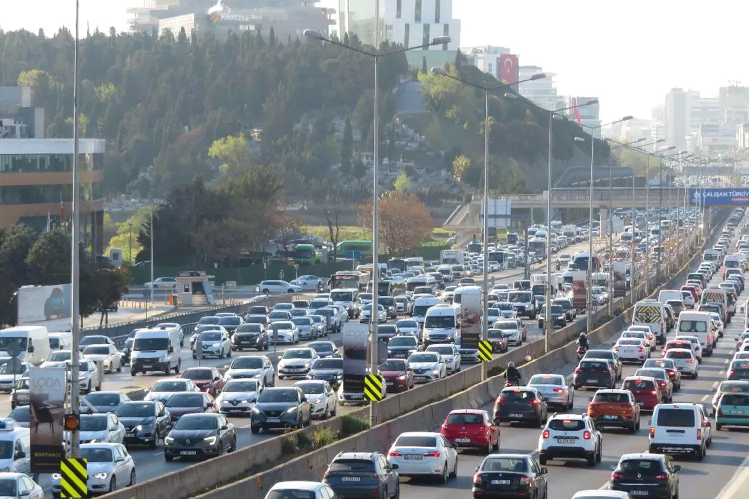 Manuel vs Automatique dans le trafic d'Istanbul : Analyse de la consommation de carburant et du confort