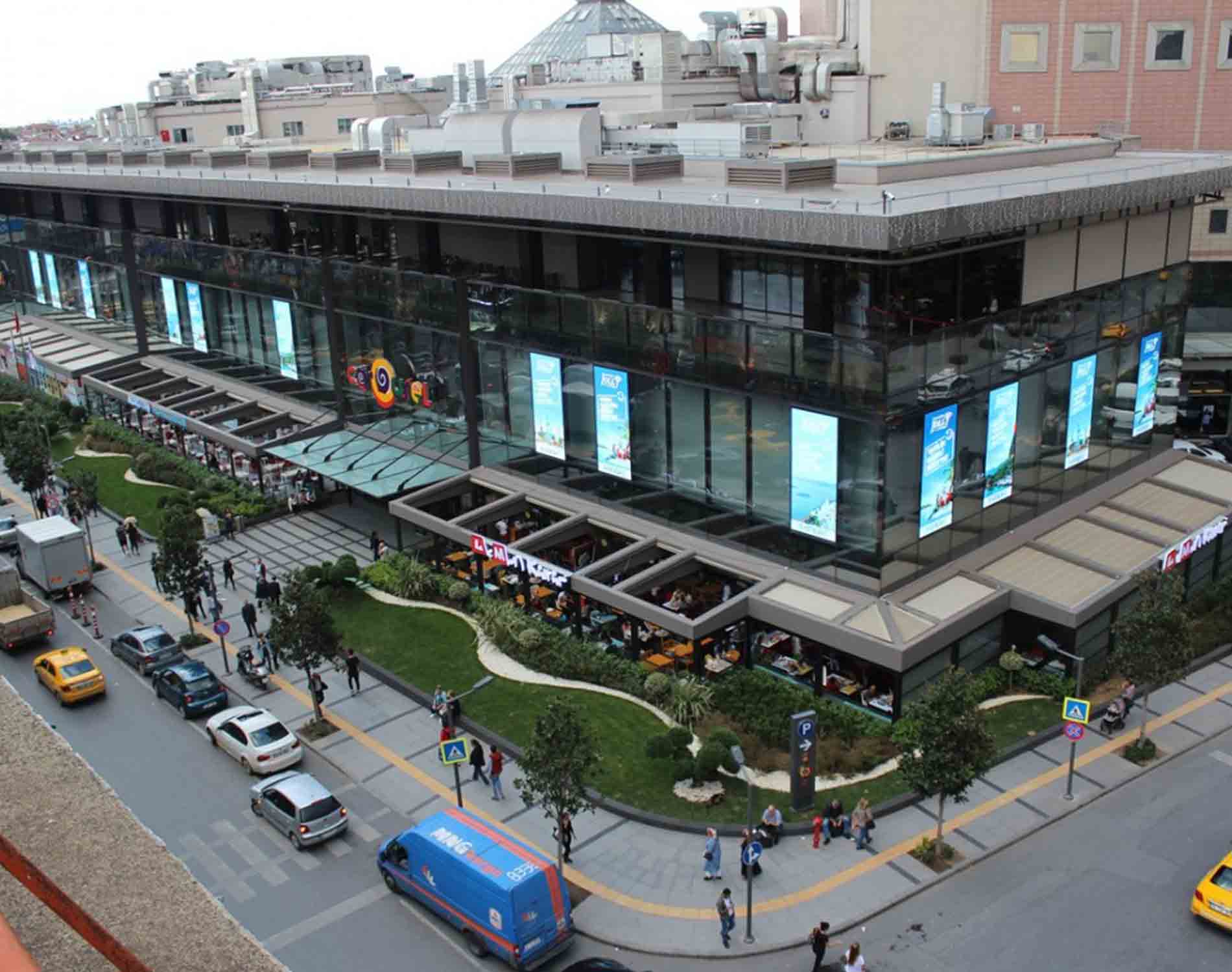 İstanbul Carousel AVM Mietwagen - Autovermietung am